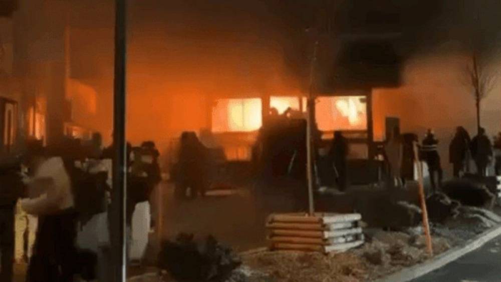 İsvi&ccedil;re&rsquo;nin &uuml;nl&uuml; kayak merkezinde patlama: Onlarca kişi hayatını kaybetti 