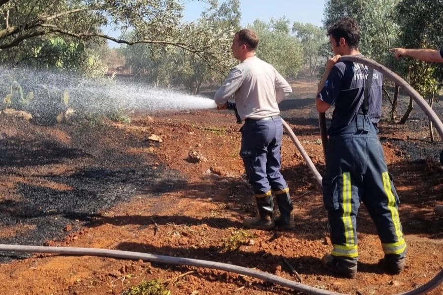 B&uuml;y&uuml;kşehir itfaiyesi Antalya'nın d&ouml;rt bir yanında g&ouml;rev başında