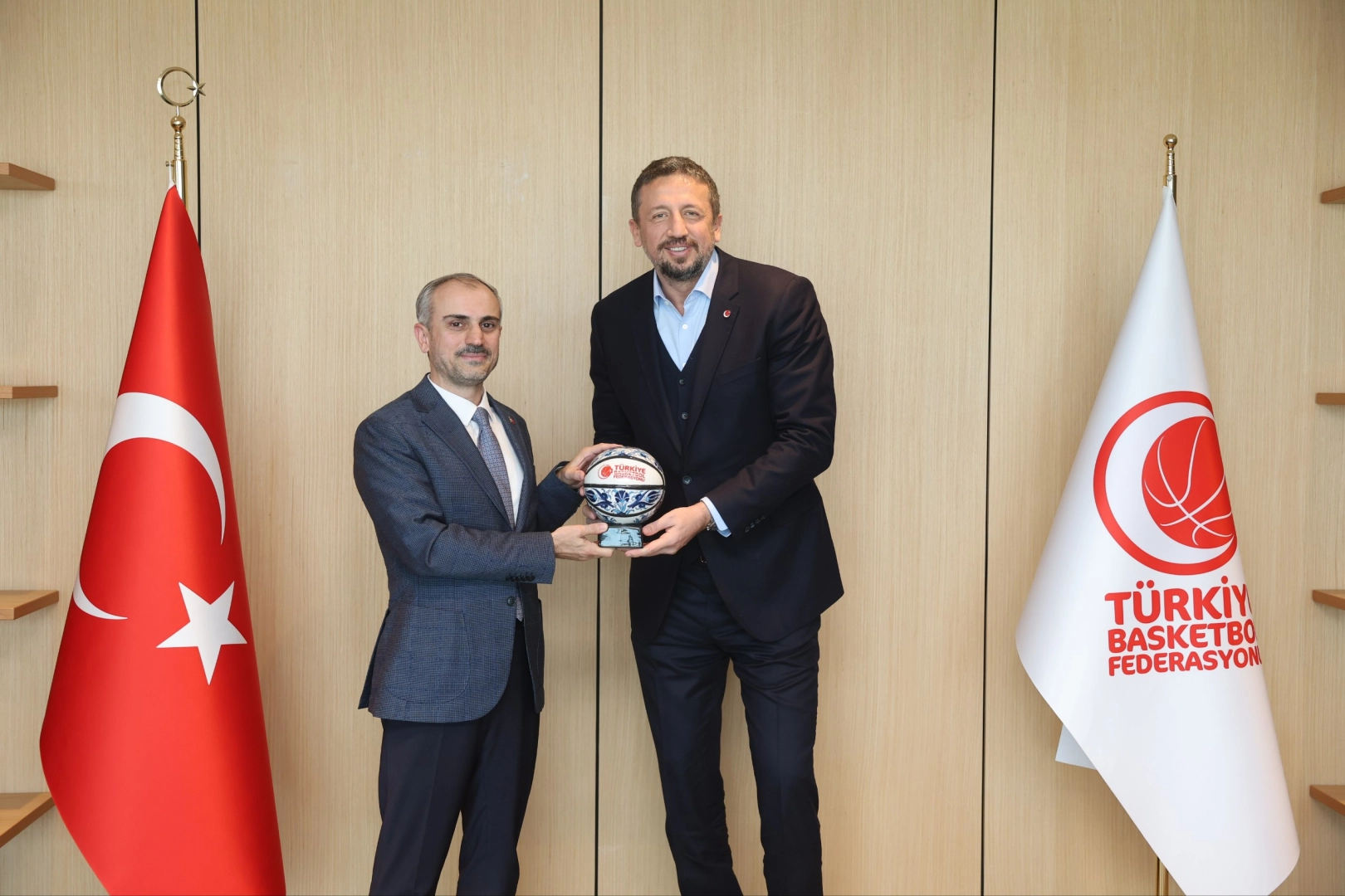 Kocaeli&nbsp;&Ccedil;ayırova&rsquo;dan Basketbol Federasyonu&rsquo;na ziyaret