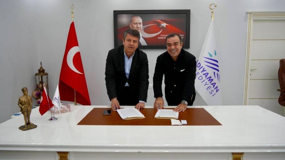 Başkan Tutdere ve hayırsever Mustafa Dicle taziye evi protokol&uuml;n&uuml; imzaladı 