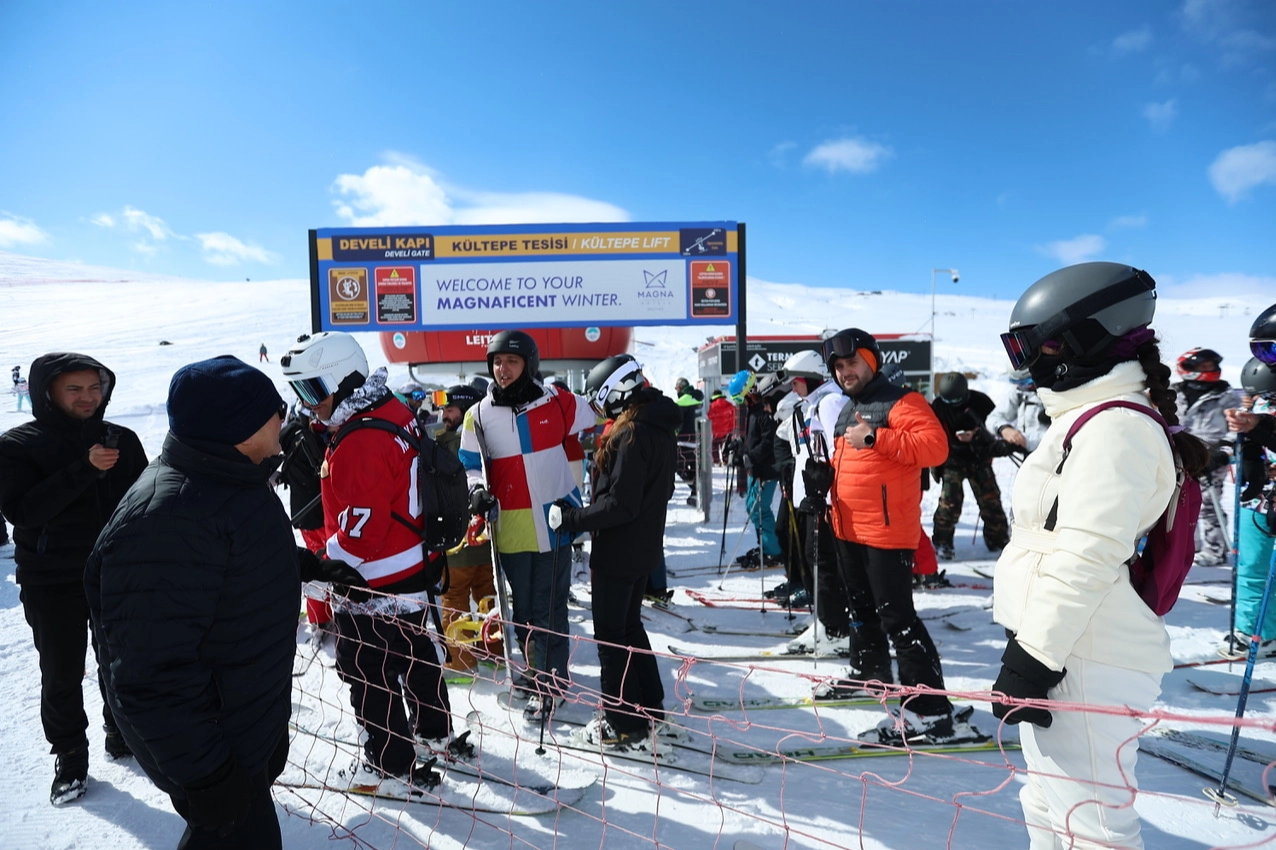 Kayseri B&uuml;y&uuml;kşehir'in Erciyes gururu