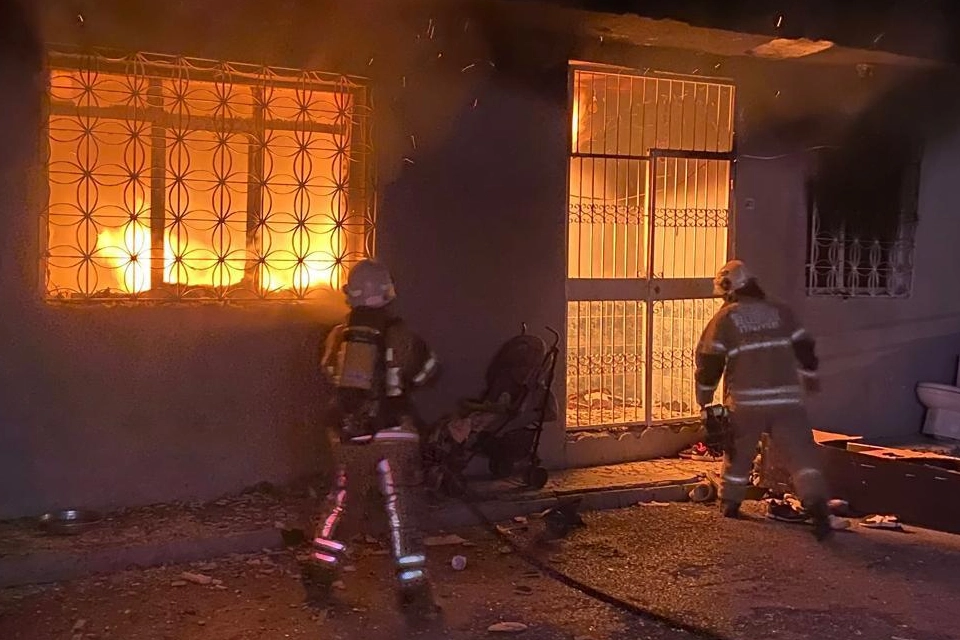 İzmir İtfaiyesi bayramda nefes almadı! 9 g&uuml;nde bin m&uuml;dahale!