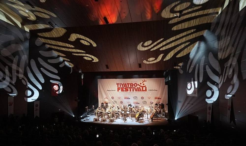 Maltepe'de Sanat R&uuml;zg&acirc;rı: 8. Uluslararası Maltepe Tiyatro Festivali Başladı