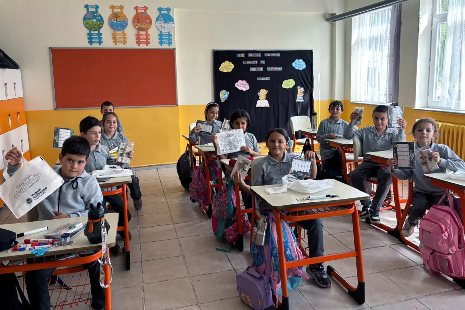Sakarya B&uuml;y&uuml;kşehir kırsaldaki &ouml;ğrencilerin okul heyecanına ortak oldu