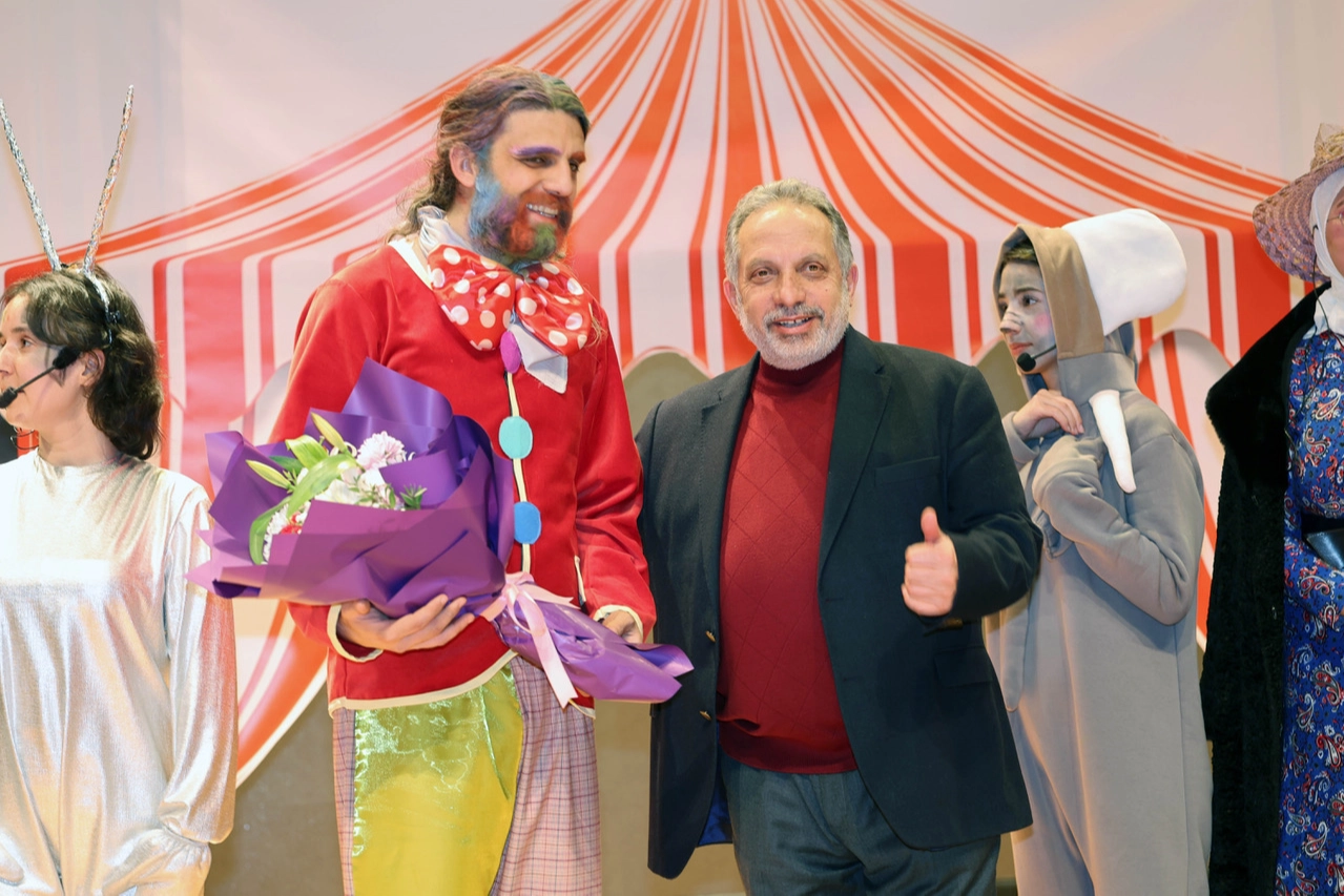 Kayseri Talaslı &ccedil;ocuklar tiyatroyla g&uuml;ld&uuml;