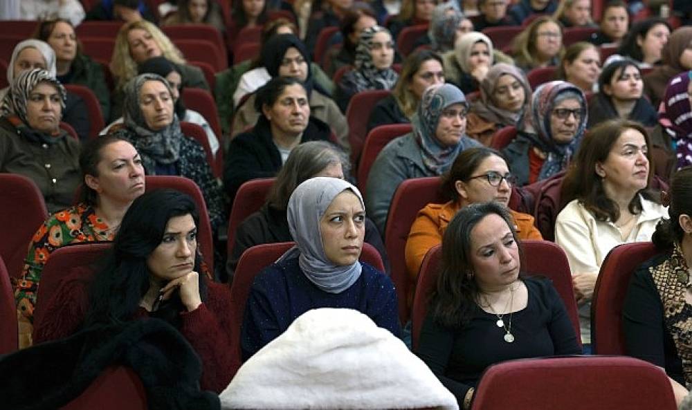 Bayraklı'da Madde Bağımlılığına Karşı Annelerle Farkındalık Eğitimi