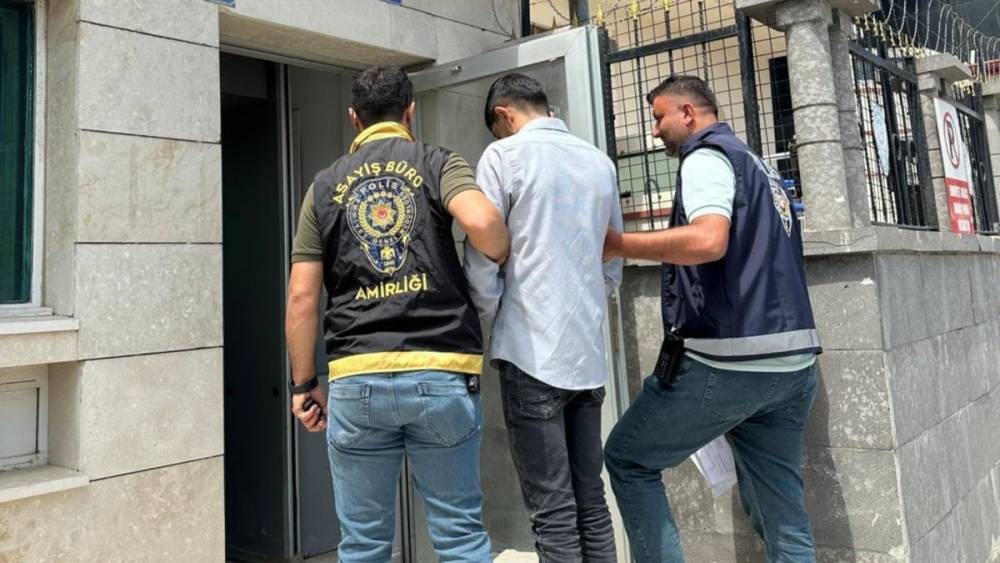 Besni&rsquo;de 14 yıl 2 ay hapis cezası bulunan h&uuml;k&uuml;ml&uuml; yakalandı 