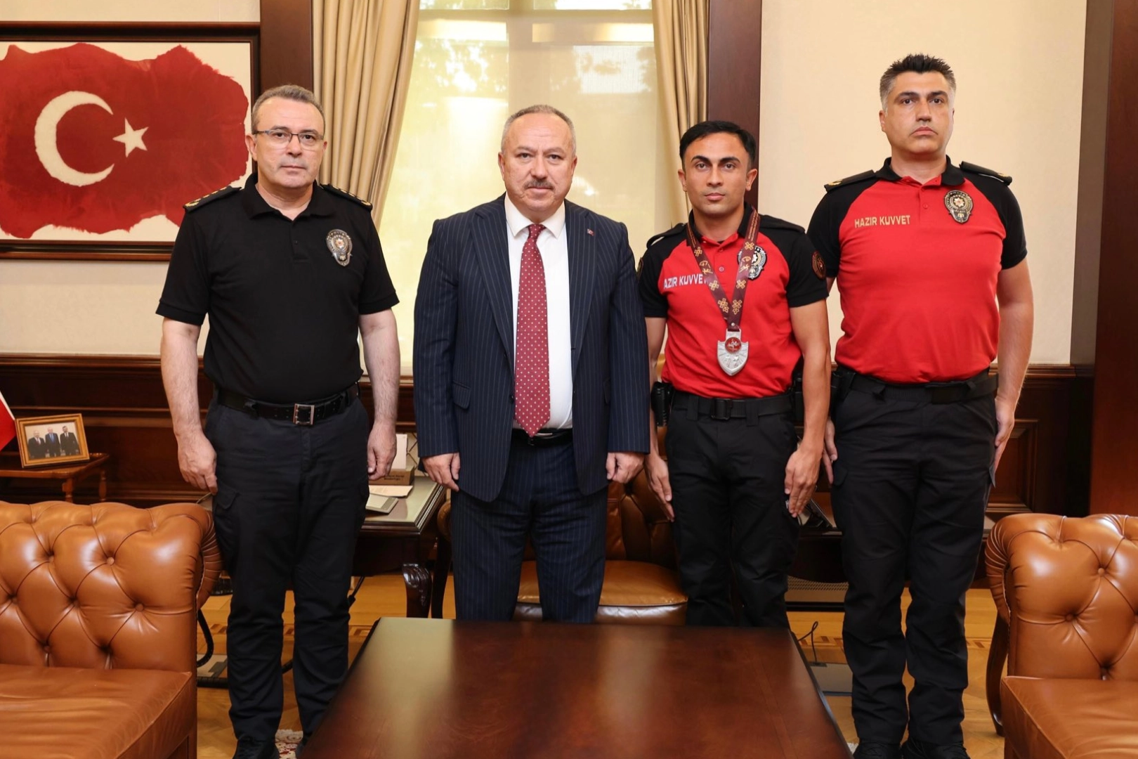 T&uuml;rkiye ikincisi polis memurundan Genel M&uuml;d&uuml;r Fidan'a ziyaret