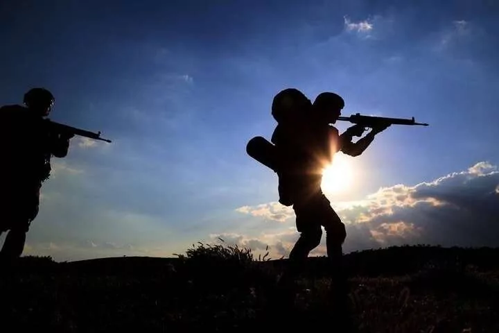 MSB: 3 PKK&rsquo;lı ter&ouml;rist teslim oldu...Hudutlarda 575 kişi yakalandı