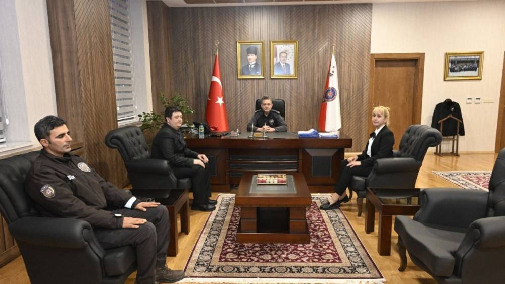 Adıyaman İl Emniyet M&uuml;d&uuml;r&uuml; Nazman&rsquo;dan personelle birebir g&ouml;r&uuml;şme 