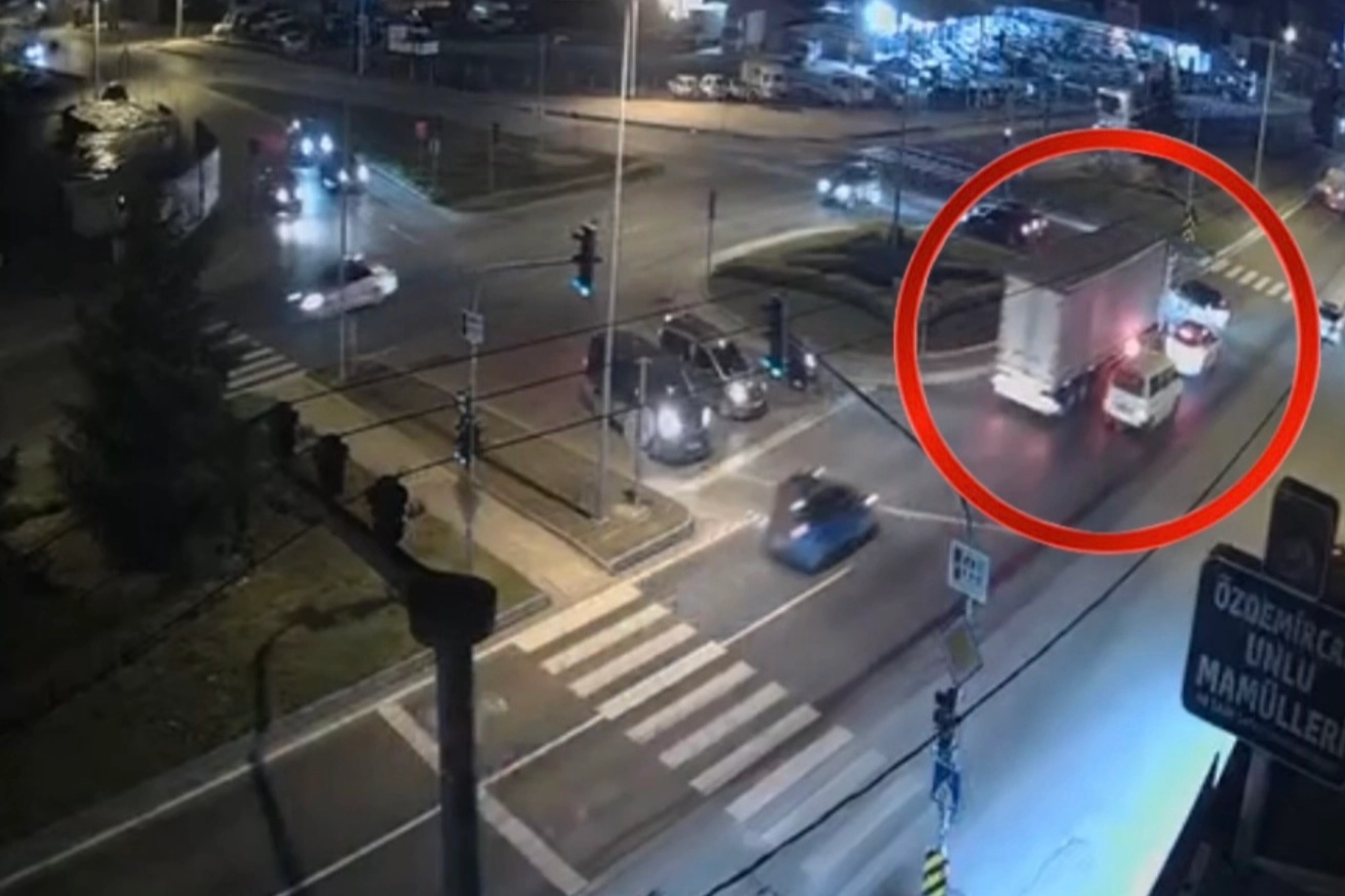 D&uuml;zce&rsquo;de otomobil ile tır &ccedil;arpışıt: 1 yaralı