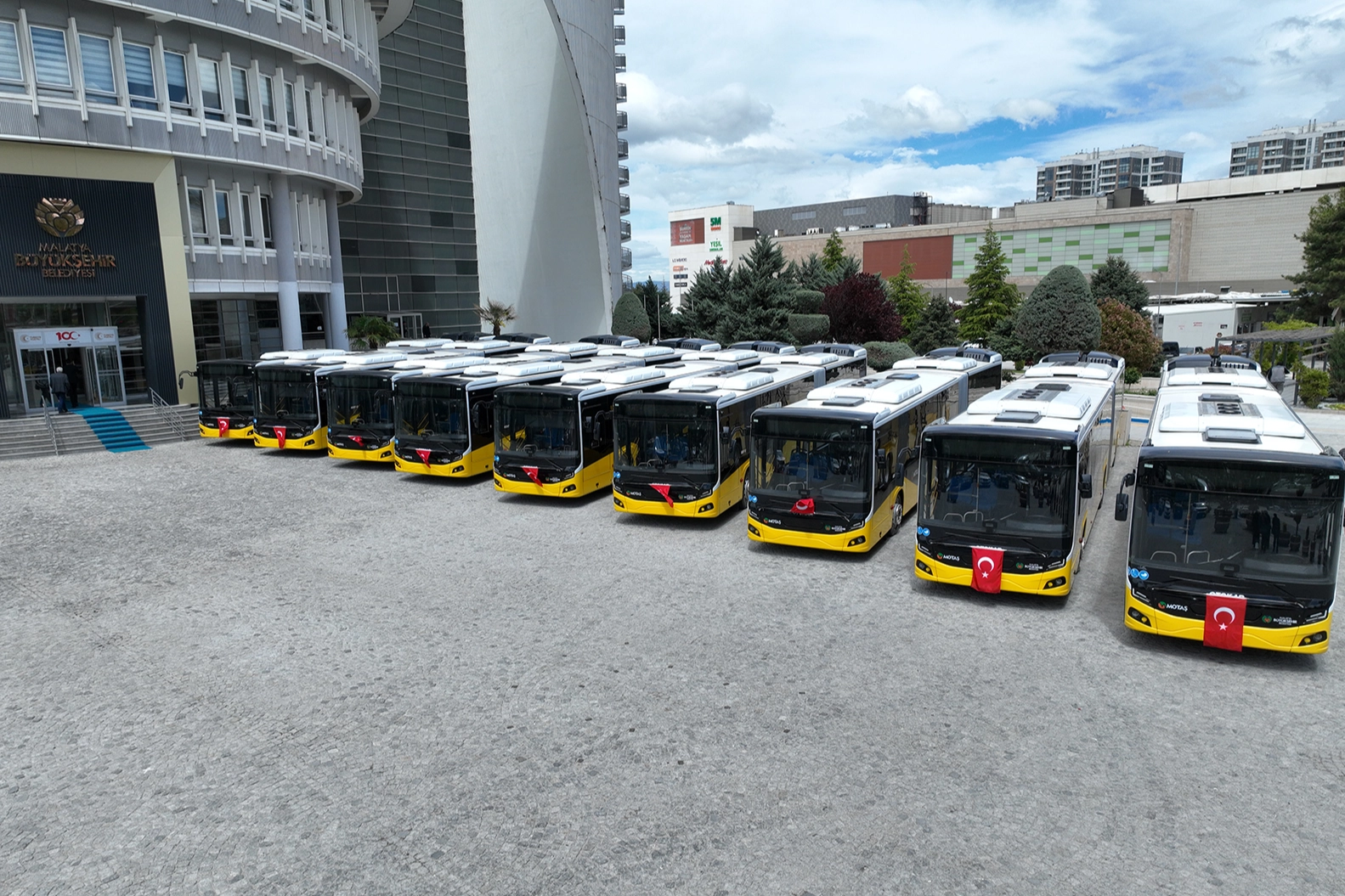 Malatya B&uuml;y&uuml;kşehir filosuna 12 otob&uuml;s