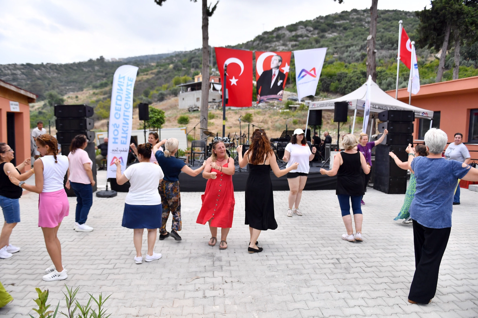 Mersin'de k&ouml;y şenliği coşkusu