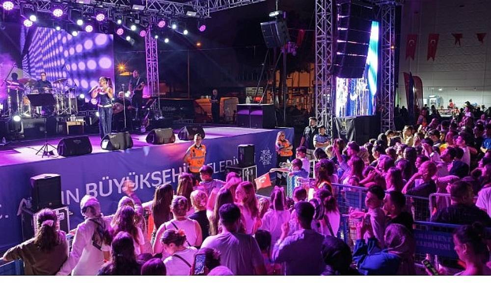 Başkan &Ccedil;er&ccedil;ioğlu'ndan Buharkent'in D&uuml;şman İşgalinden Kurtuluşunun 104. Yılında Coşkulu Konser
