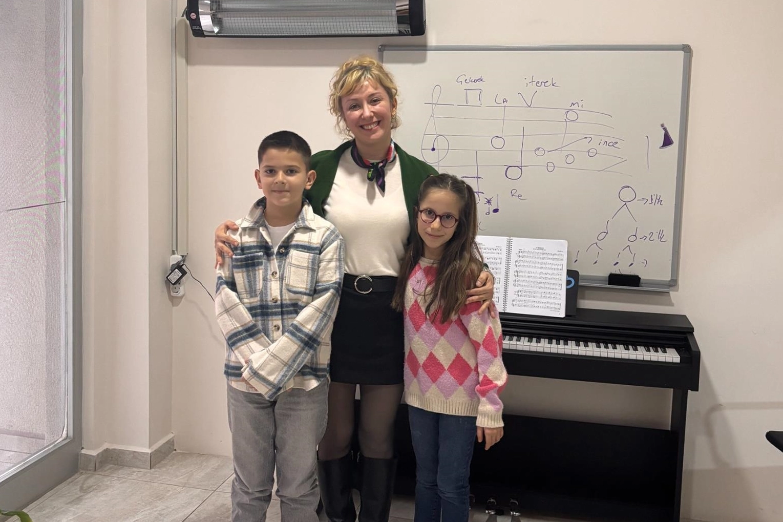 Balıkesir&rsquo;in ikiz yetenekleri Londra&rsquo;da başarıya koşuyor