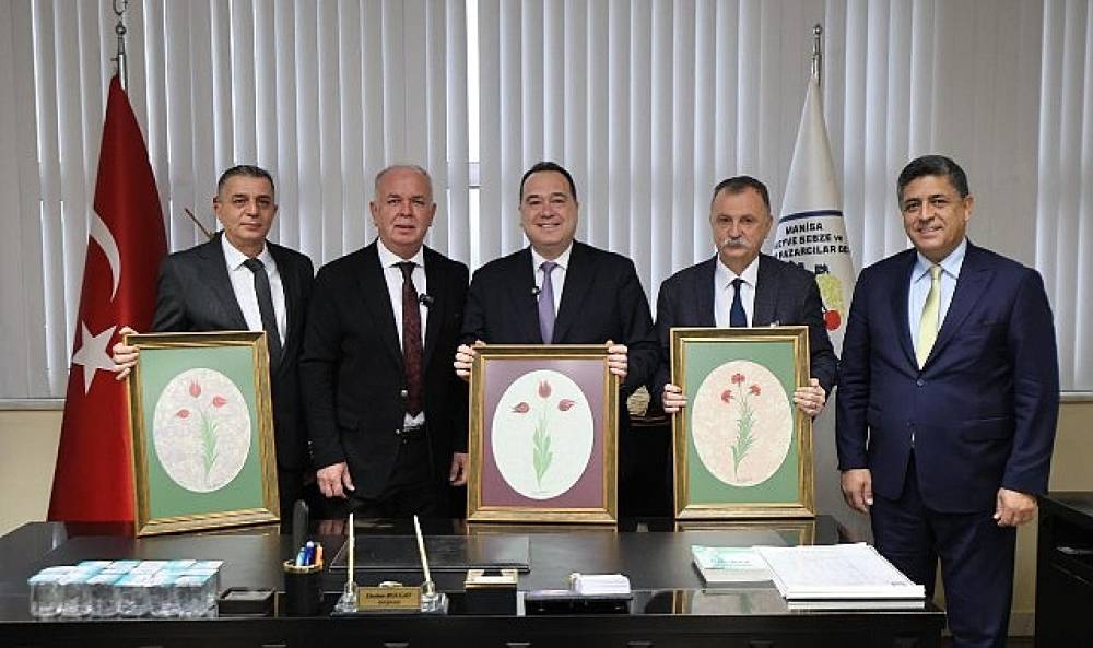 Başkan Dutlulu Pazarcılar Odası'na M&uuml;jdelerle Gitti