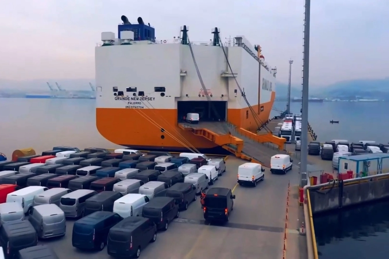 Otomotiv end&uuml;strisi en y&uuml;ksek Şubat ayı ihracatına imza attı