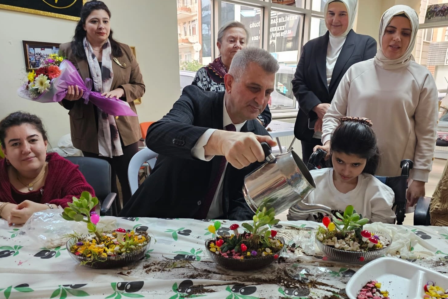 Kocaeli G&ouml;lc&uuml;k&rsquo;te &ccedil;i&ccedil;ekler engelleri aştı