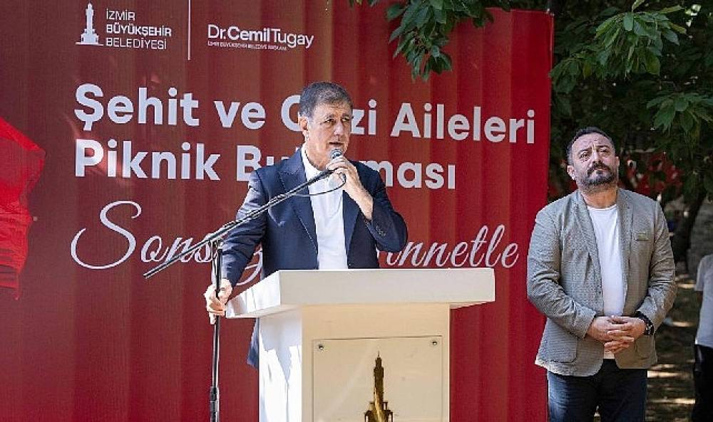 Başkan Tugay, şehit aileleri ve gazilerle buluştu  "Ne yaparsak yapalım hakkınız &ouml;denmez"