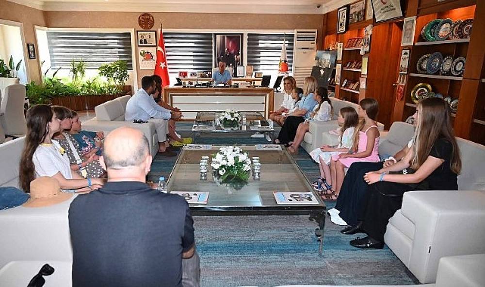 Maltepe'de &ccedil;ocuk tiyatroları yaz akşamlarını renklendiriyor