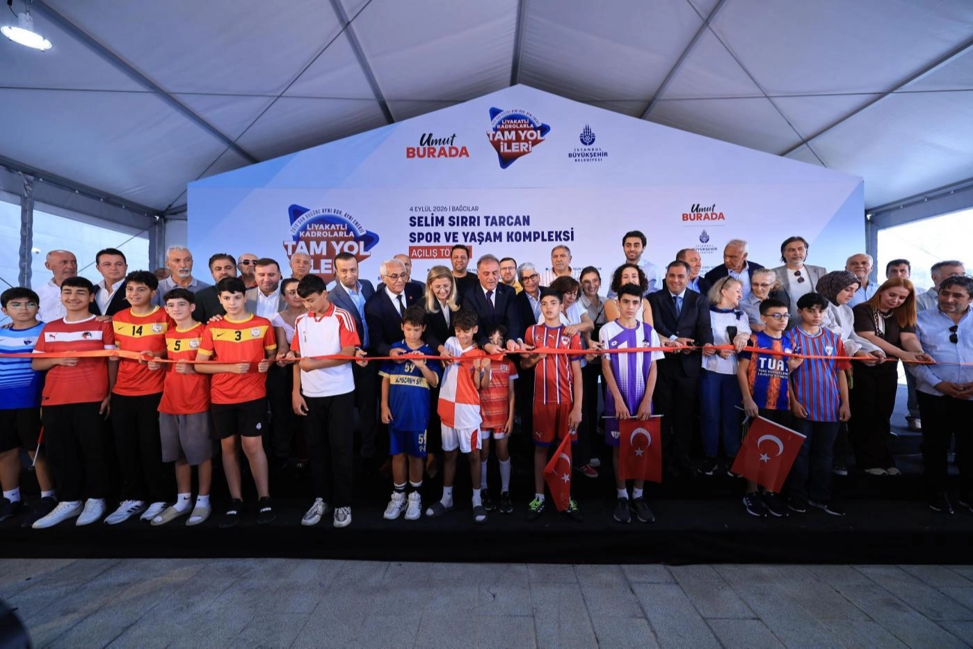Selim Sırrı Tarcan Spor ve Yaşam Kompleksi a&ccedil;ıldı