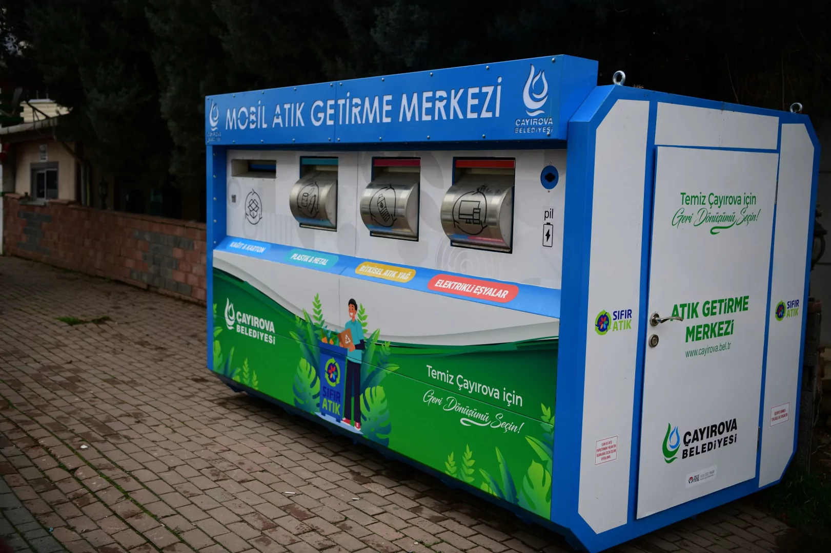 Kocaeli &Ccedil;ayırova'da elektronik atık bilgilendirmesi