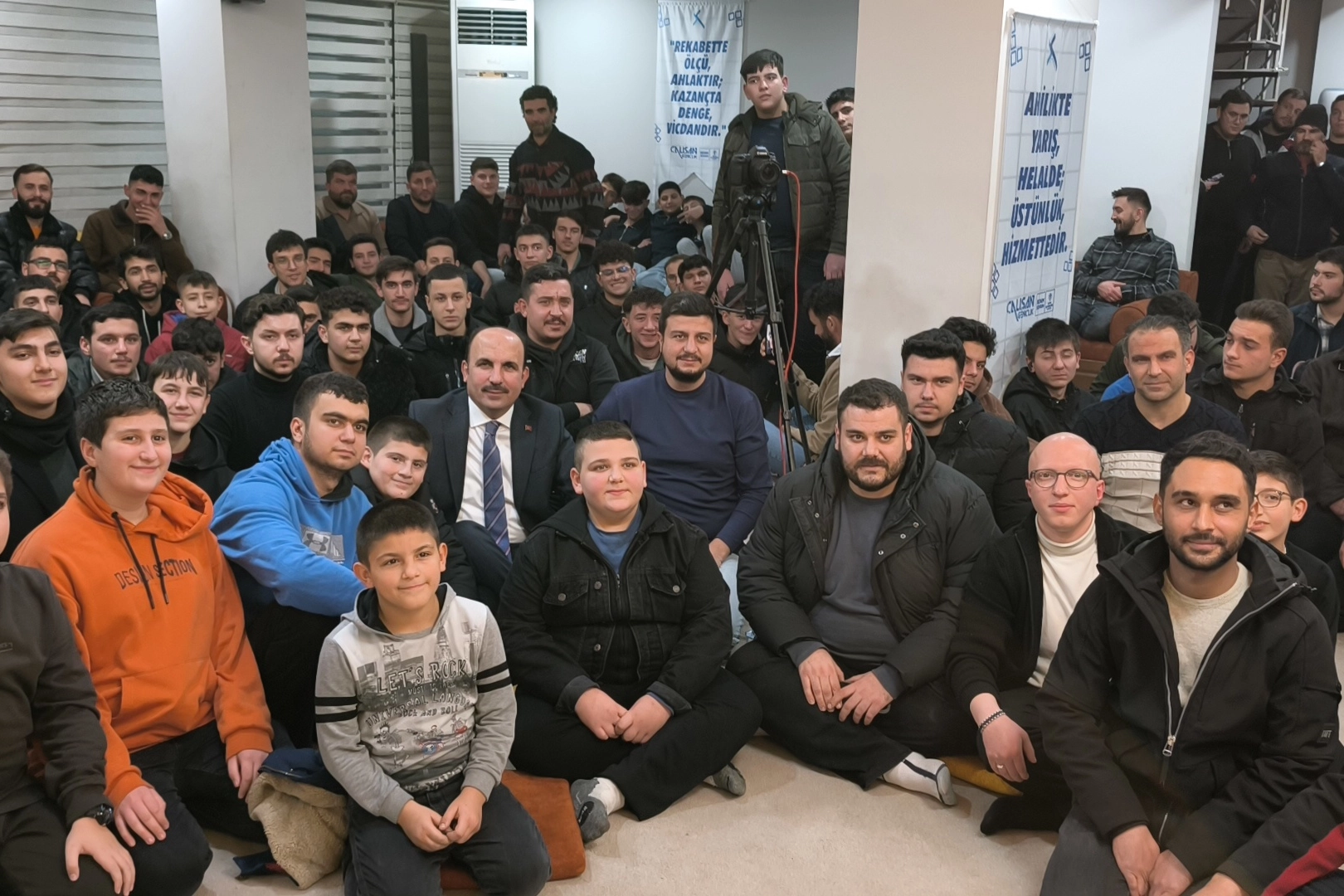 Konya'da '&Ccedil;alışan Gen&ccedil;lik' buluştu