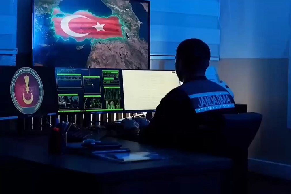 İstanbul merkezli 9 ilde yasa dışı bahise 20 g&ouml;zaltı! 26,5 milyar TL'lik işlem tespit edildi