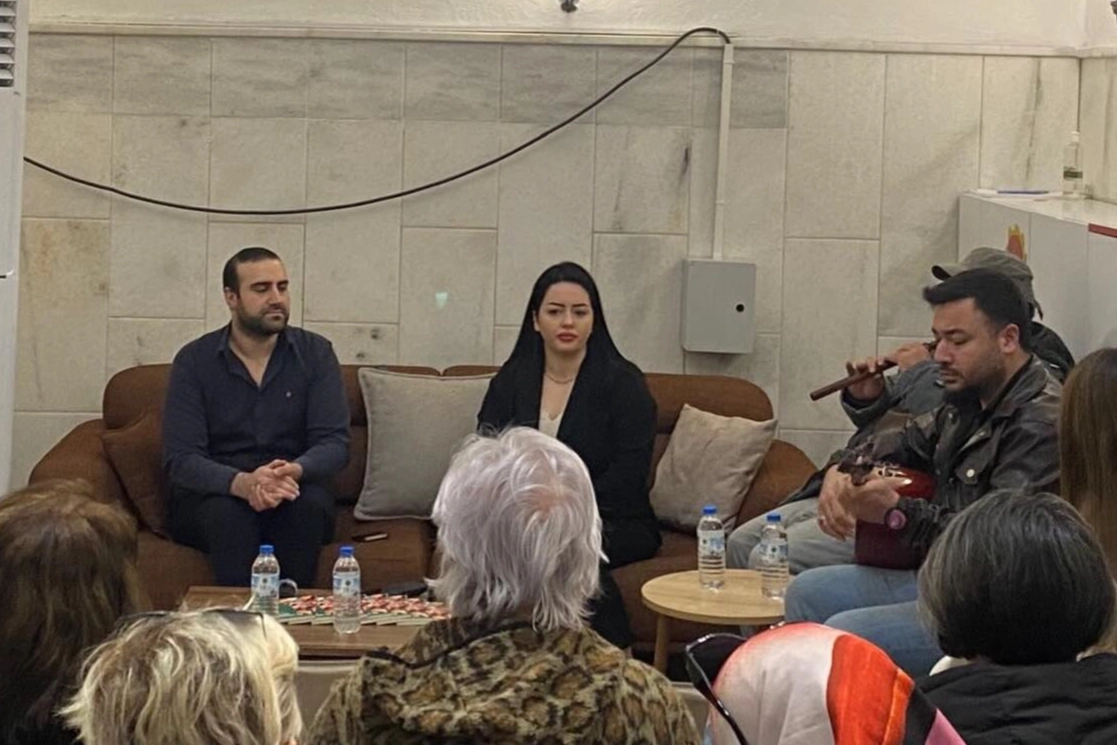 &Ouml;zge Demir, &ldquo;Gazeteci G&ouml;z&uuml;nden T&uuml;rkiye&rdquo; s&ouml;yleşisinde deneyimlerini paylaştı