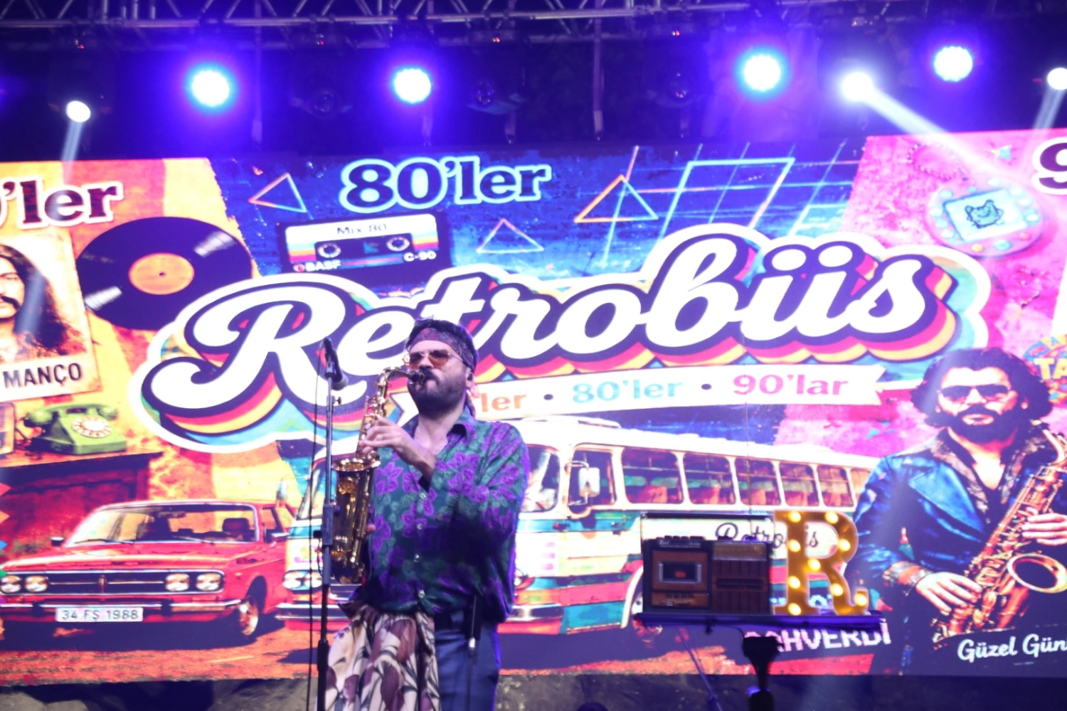 İneg&ouml;l Gastronomi Festivali&rsquo;nde lezzet ş&ouml;leni Retrob&uuml;s coşkusuyla ta&ccedil;landı