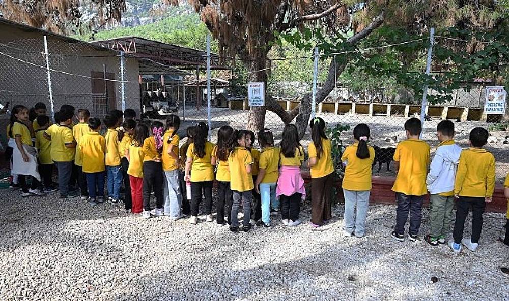 Hayvanları Koruma G&uuml;n&uuml;'nde miniklerden anlamlı ziyaret
