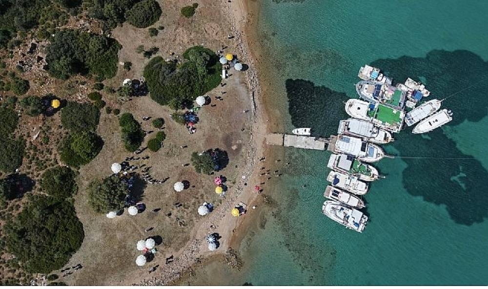 &Ccedil;eşme'de unutulan Hıdırellez geleneği Yassıada'da yeniden yaşatıldı