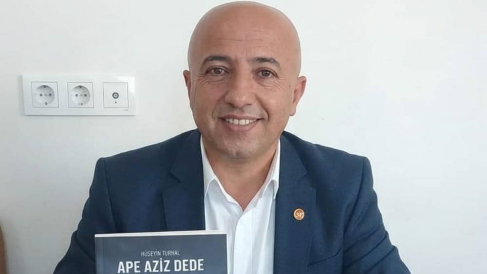 H&uuml;seyin Turhal&rsquo;ın &lsquo;Ape Aziz Dede&rsquo; kitabı okuyucuyla buluştu 