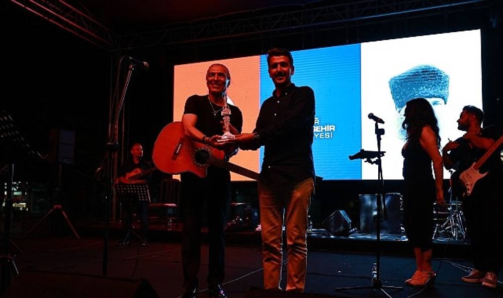 EFEST 2026 İkinci G&uuml;n&uuml;nde K&uuml;lt&uuml;r, Sanat ve Yetenek Dolu Bir G&uuml;n