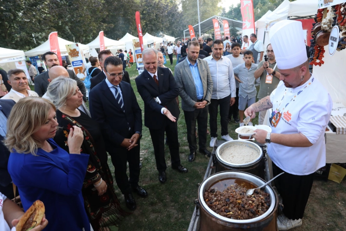 İneg&ouml;l Gastronomi Festivali Dolu Dolu Ge&ccedil;ti