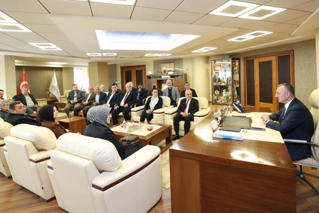 AK Parti Kandıra&rsquo;dan Başkan B&uuml;y&uuml;kakın&rsquo;a ziyaret