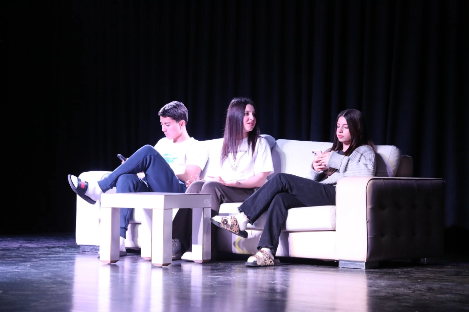 Bursa İneg&ouml;l'de Gen&ccedil; Suare Tiyatro Festivali başladı