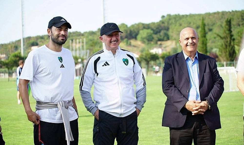 Başkan B&uuml;y&uuml;kakın'dan Kocaelispor'a moral