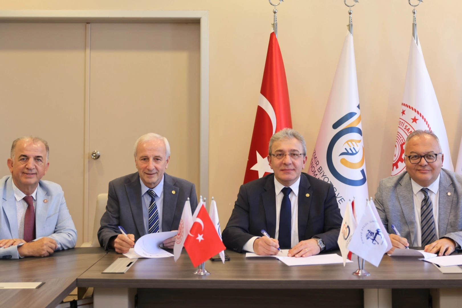 DE&Uuml;, araştırma ekosistemini yeni iş birliğiyle g&uuml;&ccedil;lendirdi