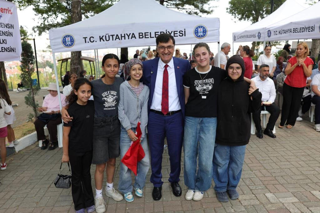K&uuml;tahya'da Geleneksel M&uuml;derris Mahallesi Şenliği coşkusu