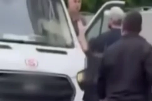Mudanya&rsquo;da okul &ouml;n&uuml;nde kavga eden servis s&uuml;r&uuml;c&uuml;lerine 360 bin lira ceza