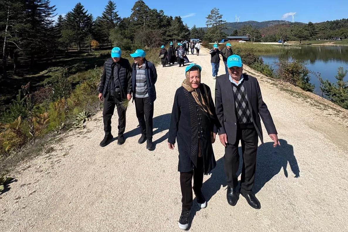 Sakarya YADEM yaşlılarından Taraklı Karag&ouml;l&rsquo;de huzur dolu g&uuml;n