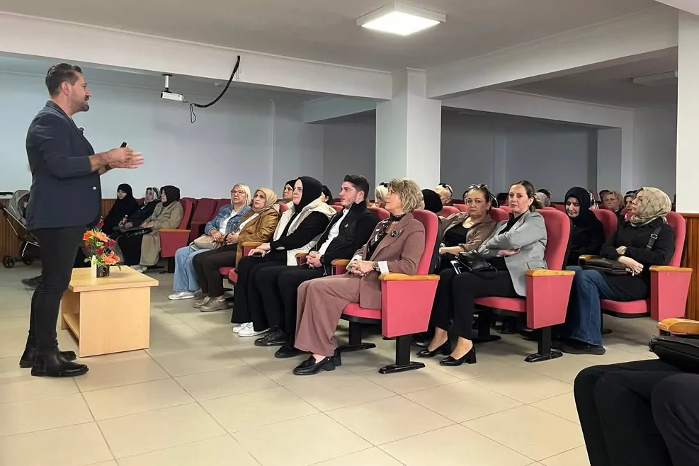 Mudanya&rsquo;da AK Partili kadınlardan bağımlılıkla m&uuml;cadele farkındalığı