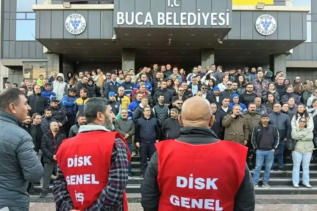 İzmir Buca Belediyesi'nde hizmetler durdu! İş&ccedil;iler yine iş bıraktı