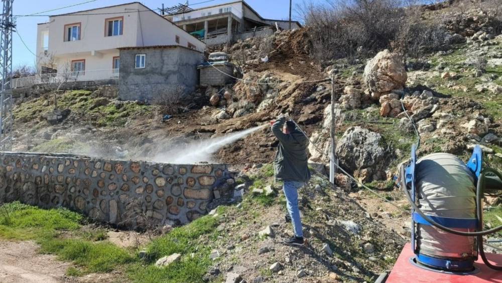 G&ouml;lbaşı&rsquo;nda sivrisinek ve haşereye karşı ila&ccedil;lama &ccedil;alışmaları s&uuml;r&uuml;yor 