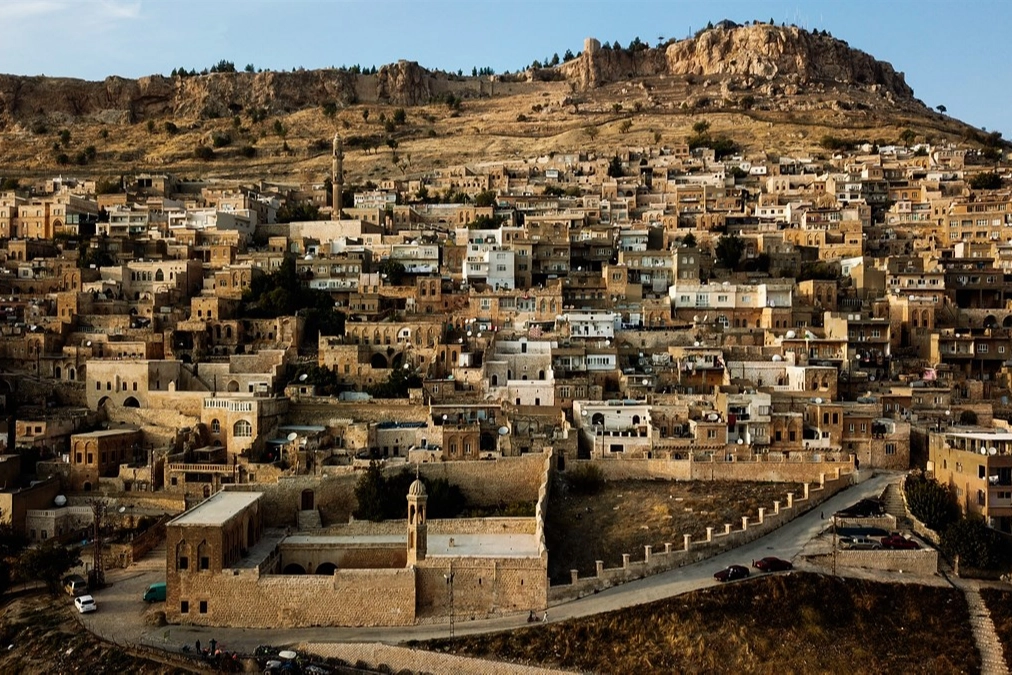 Mardin halkı ramazanda su &ccedil;ilesi &ccedil;ekiyor