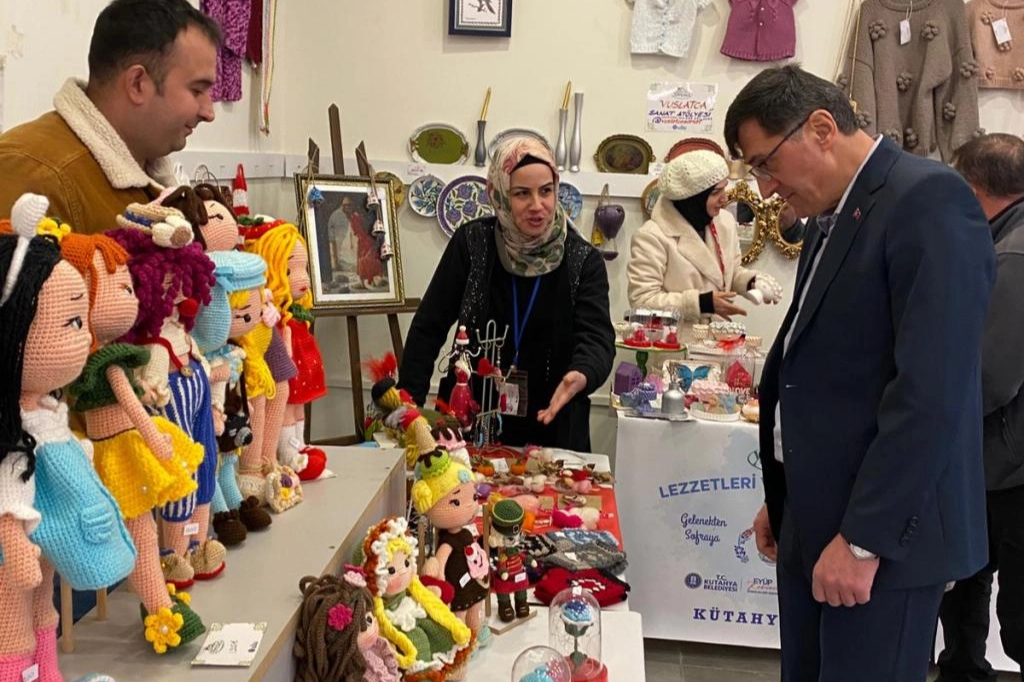 K&uuml;tahya'da y&ouml;resel stantlara Başkan Kahveci'den ziyaret