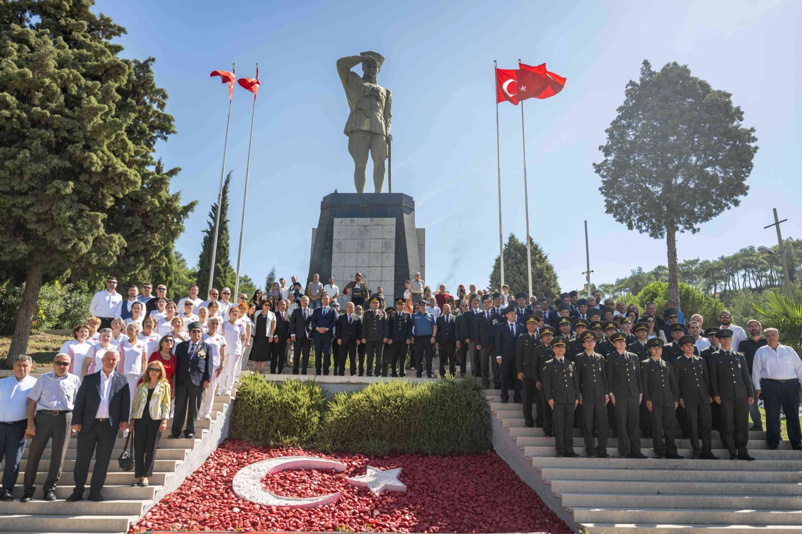Bornova&rsquo;da muhteşem 9 Eyl&uuml;l coşkusu