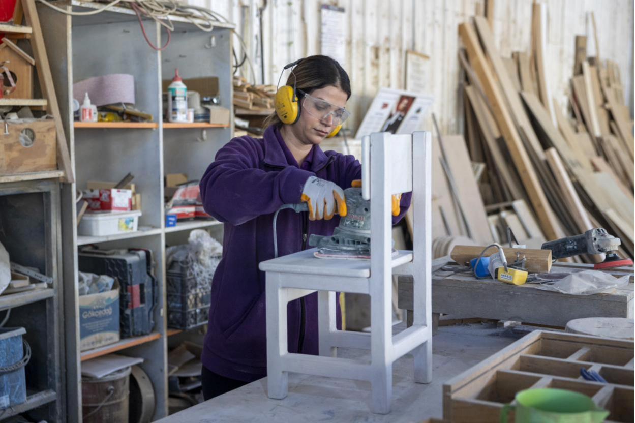 &Ccedil;&ouml;pler sandalye oluyor