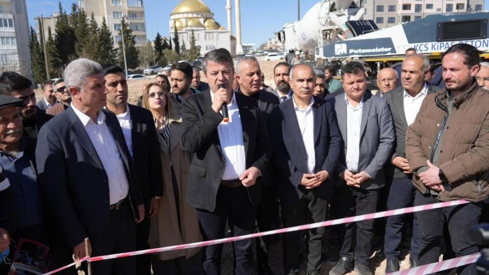 Adıyaman&rsquo;da Atat&uuml;rk Parkı&rsquo;nın temeli atıldı: A&ccedil;ılışı Mansur Yavaş yapacak  - Videolu Haber